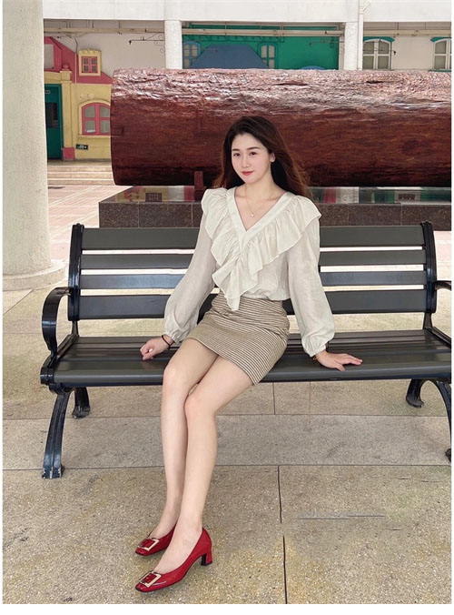 로저비비에 트럼펫 메탈 버클 펌프스 - 상세 이미지